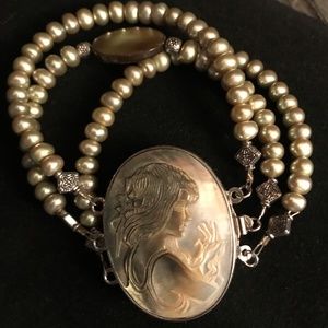 Freshwater Pearl Cameo Box Clasp Bracelet